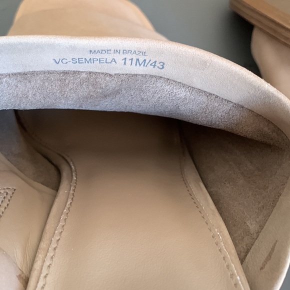 🌺VINCE CAMUTO NUBUCK SLIDE SANDALS🌺 - Picture 6 of 7